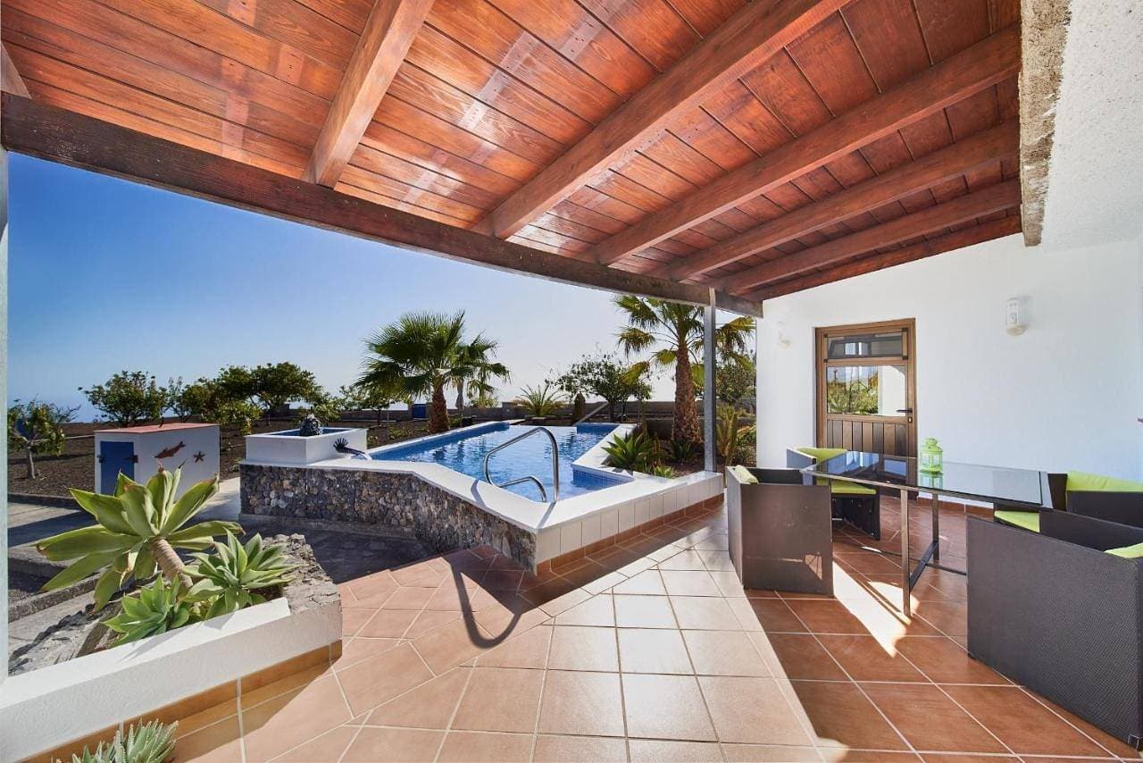 Foto 3 von 5: Two-Bedroom Villa with Sea View and private pool (4 Adults)
