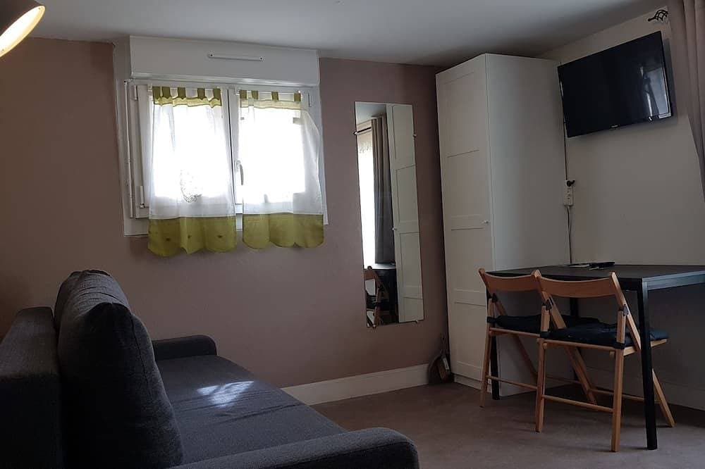 Möbliertes Studio in komfortablem Einfamilienhaus mit gepflegtem Garten 1