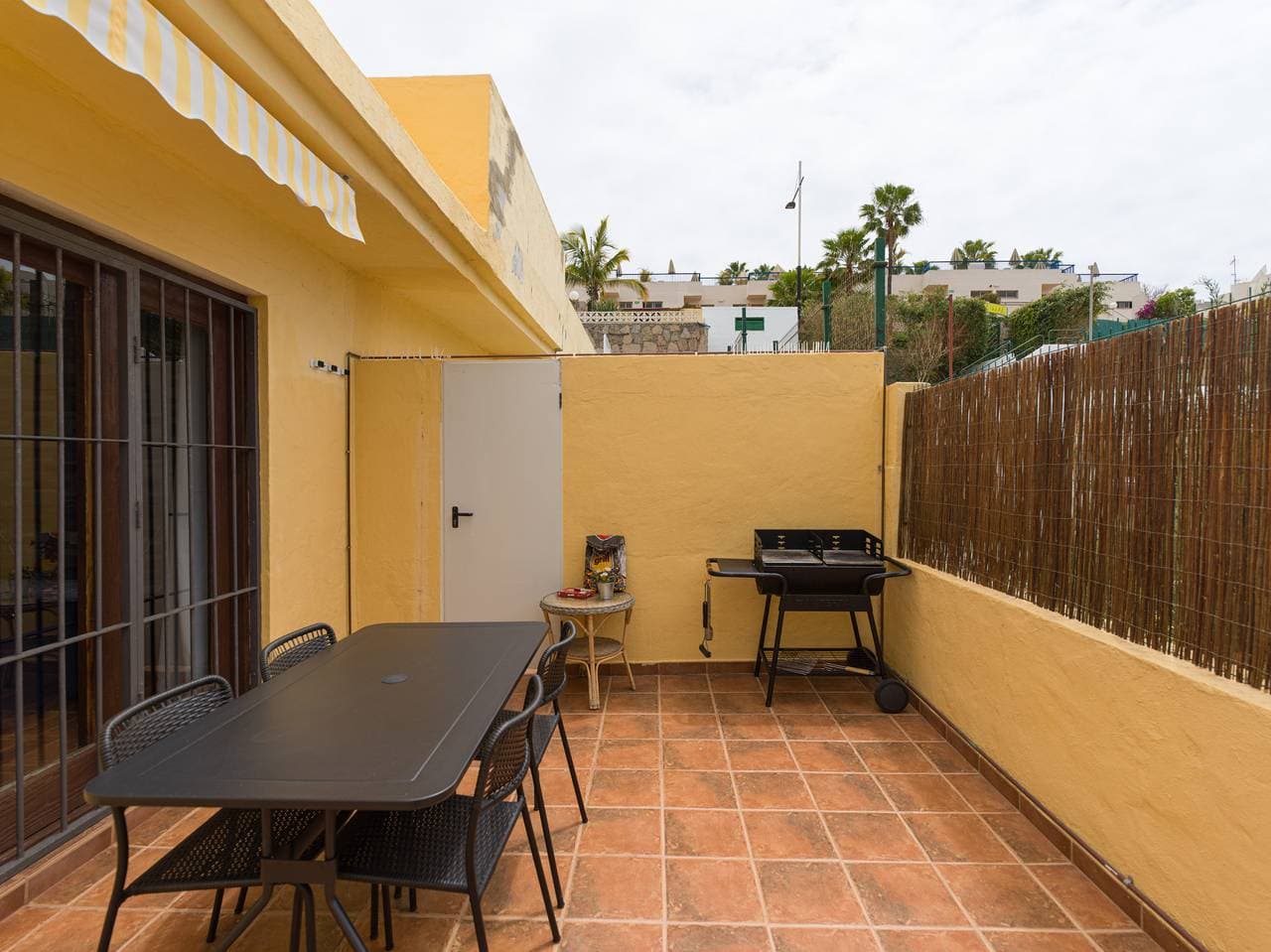 Foto 7 von 37: Private Solarium Home -  Terrace & Beach Views