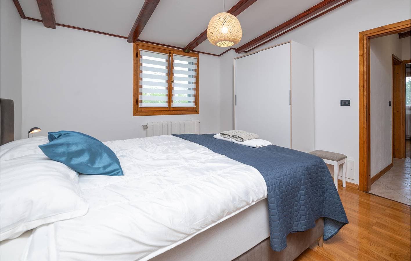 Foto 9 von 43: Geräumige 140 m² große Wohnung mit Terrasse in der Nähe der Küste und des Stadtzentrums