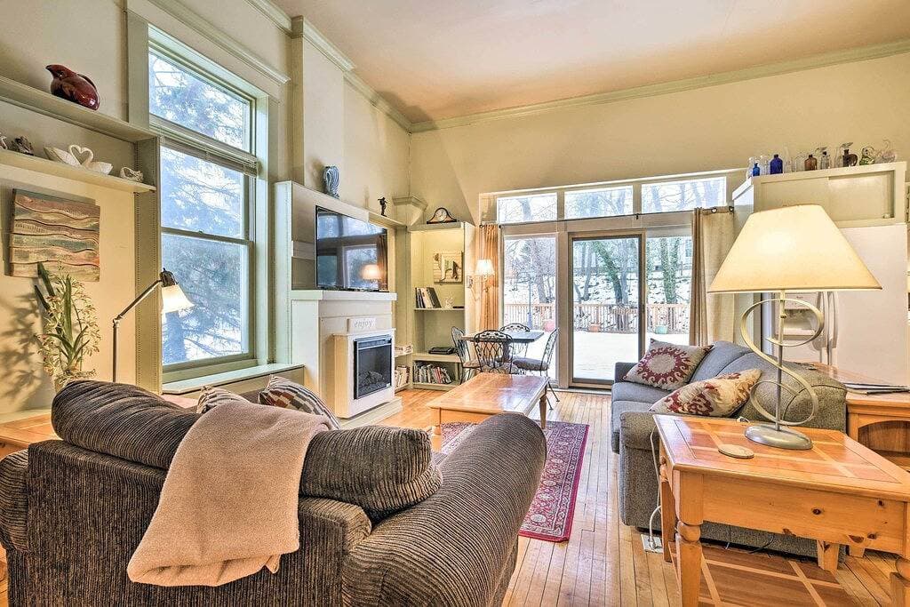 Foto 7 von 24: Charming Saugatuck Condo mit eigenem Deck!