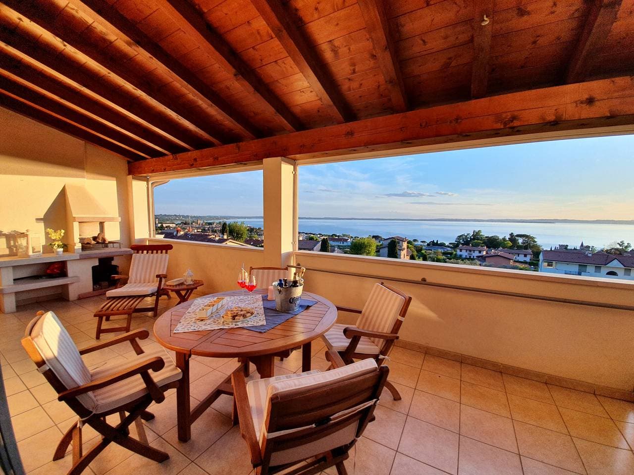 Regarda - "Perla Del Garda" Wohnung in Lazise mit Terrasse mit Seeblick und Pool 1