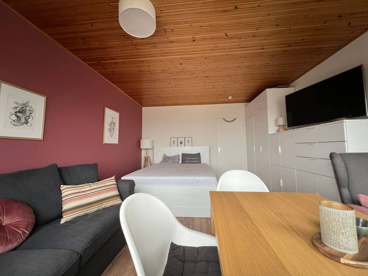 Foto 6 von 16: 1-Zimmer-Ferienwohnung "Haven Stuuv" am Südstrand Burgtiefe mit Yachthafenblick