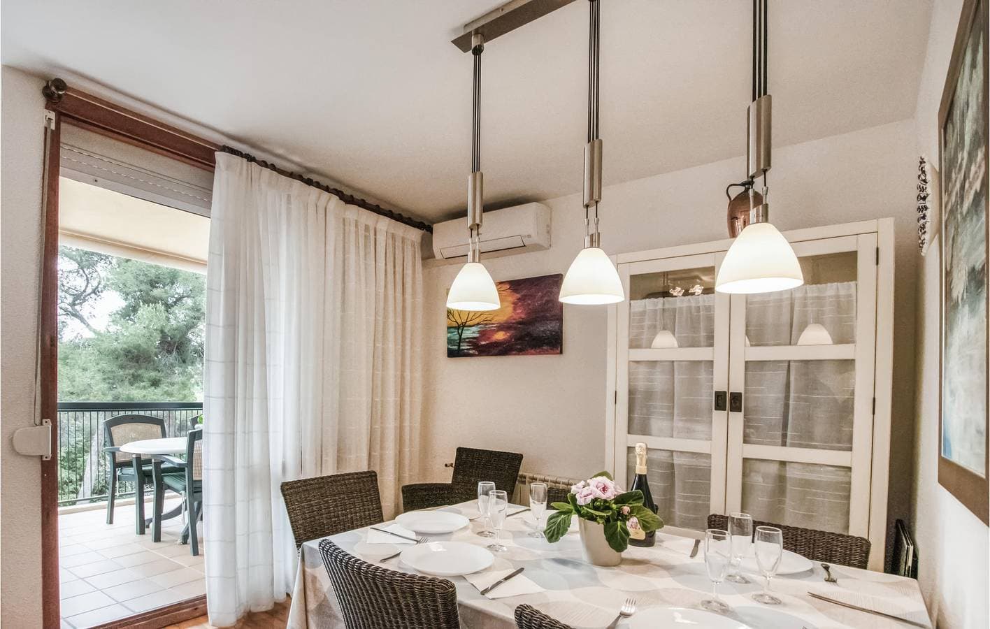 Foto 4 von 22: Apartment mit Meerblick, Pool und Parkplatz.