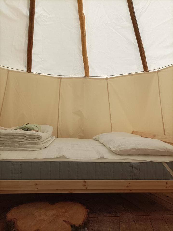 Foto 8 von 9: Tipi