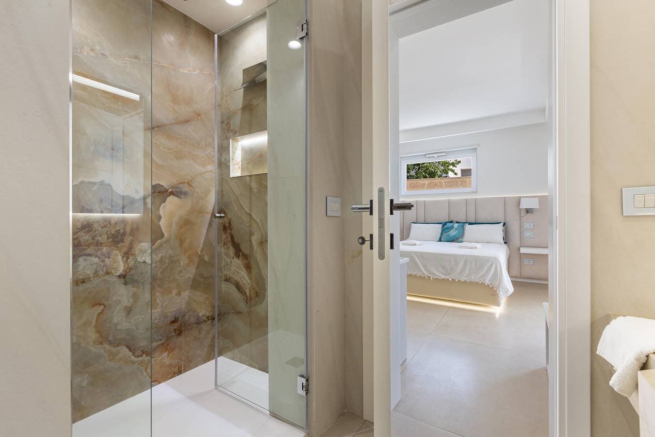 Foto 12 von 16: Zimmer für 4 Personen mit Pool