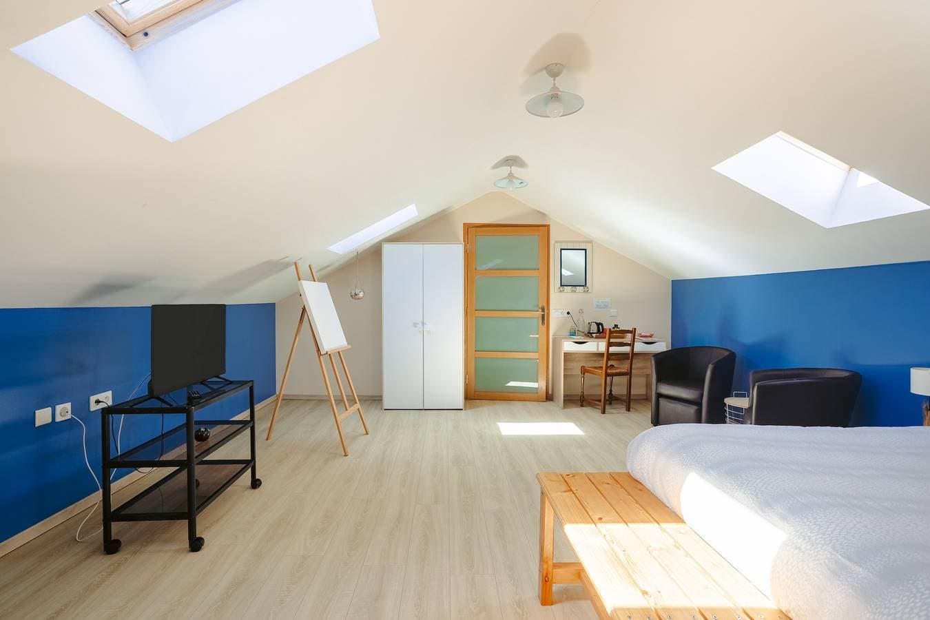 Foto 8 von 21: Gästezimmer „Ré“ – Helles Zimmer mit eigenem Bad auf der Île de Ré