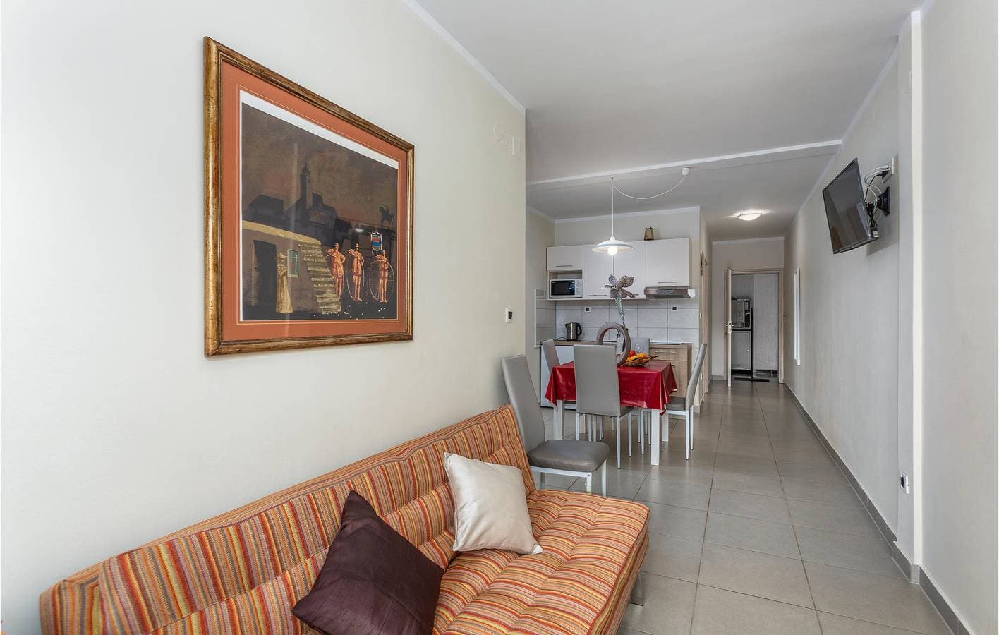 Foto 10 von 41: Gemütliche Ferienwohnung mit WLAN, Terrasse und Pool – 1 km vom Strand von Jert entfernt