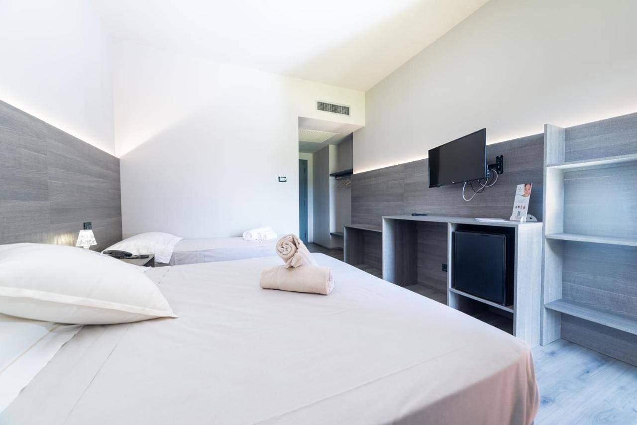 Foto 6 von 9: Double or Twin Room with Swimming Pool Access
