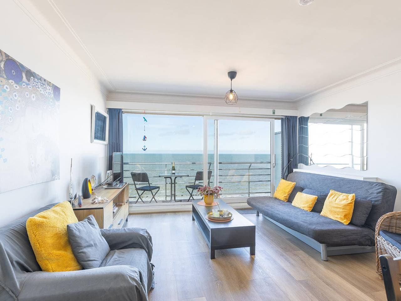 Wohnung im 6. Stock mit Meerblick 1