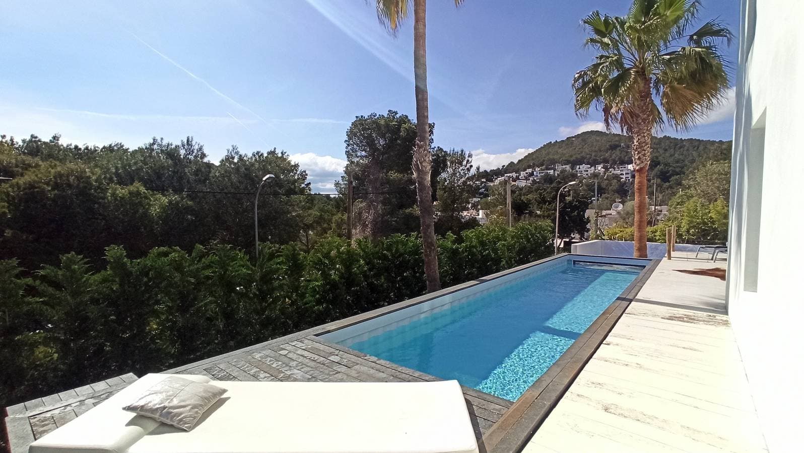 Foto 4 von 57: Fantastische Luxusvilla nahe dem Strand mit Pool, Whirlpool