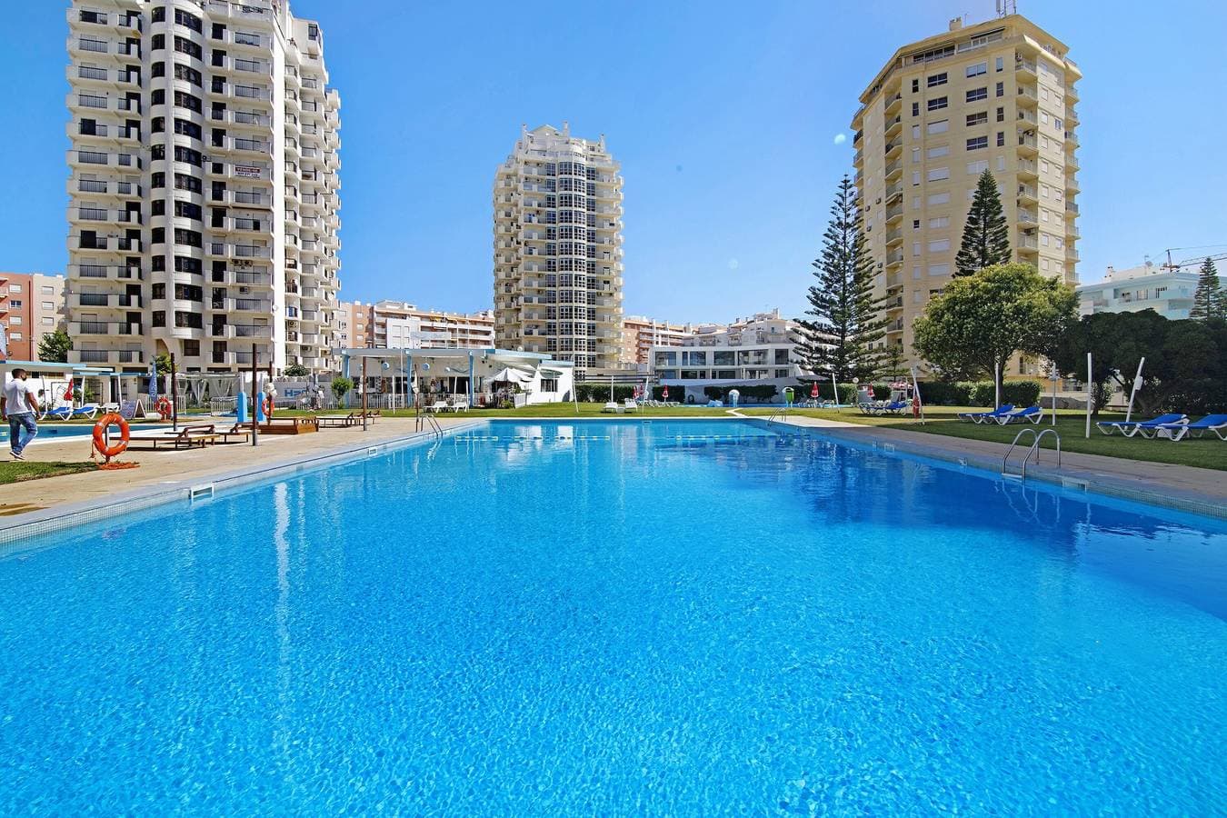 Foto 4 von 20: Apt. Torre Sol 10º Nr. 4 – Direkt am Strand, Meerblick, Pool