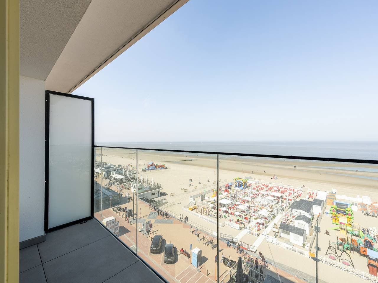 Foto 4 von 21: Apartment Zeedijk mit Meerblick für 4 Von Belvilla