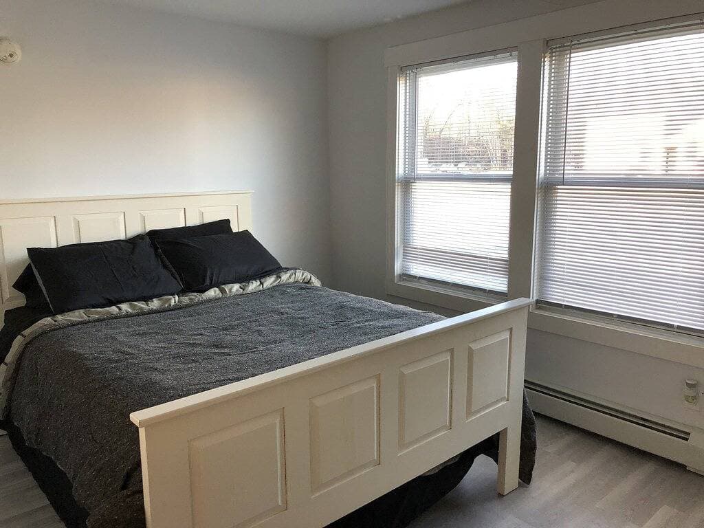 Foto 8 von 17: 3bed -1 bathApartment in town mins to Umf or Hospital
