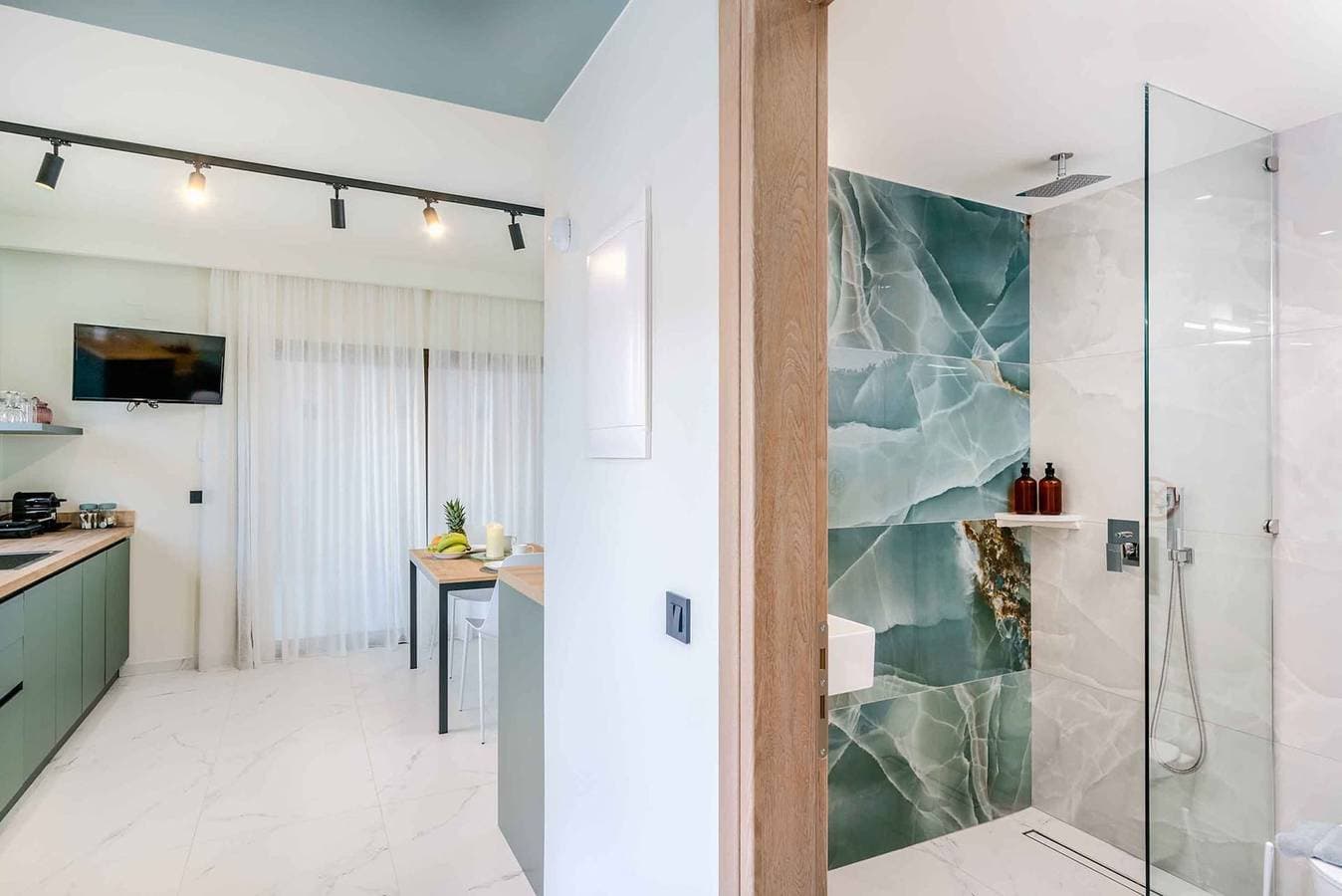 Foto 13 von 32: Villa Anthos |Luxury 1-Bedroom with Heated*  Pool!