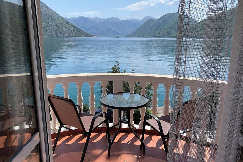 Villa Radonic Unit A - Atemberaubende Aussicht, tolle Lage, Uferpromenade, Parkplatz 1