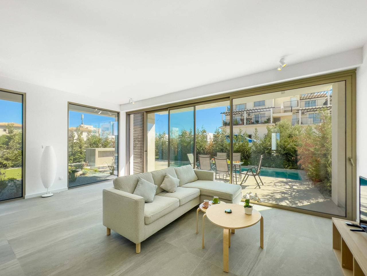 Foto 7 von 18: Azure Seaview - Garnet Villa