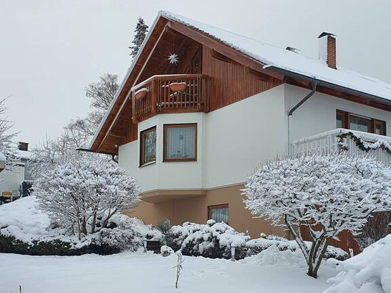 Foto 10 von 17: Biosphärenzimmer Bad Urach - Ferienzimmer, 40qm, Balkon, 1 Schlafzimmer, max. 2 Personen
