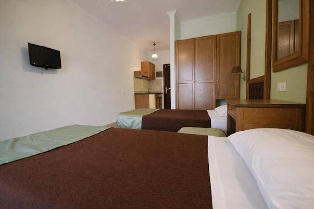 Foto 2 von 4: Cozy Coastal Hideaway at Irene Apartments – Steps from Agios Gordios Beach