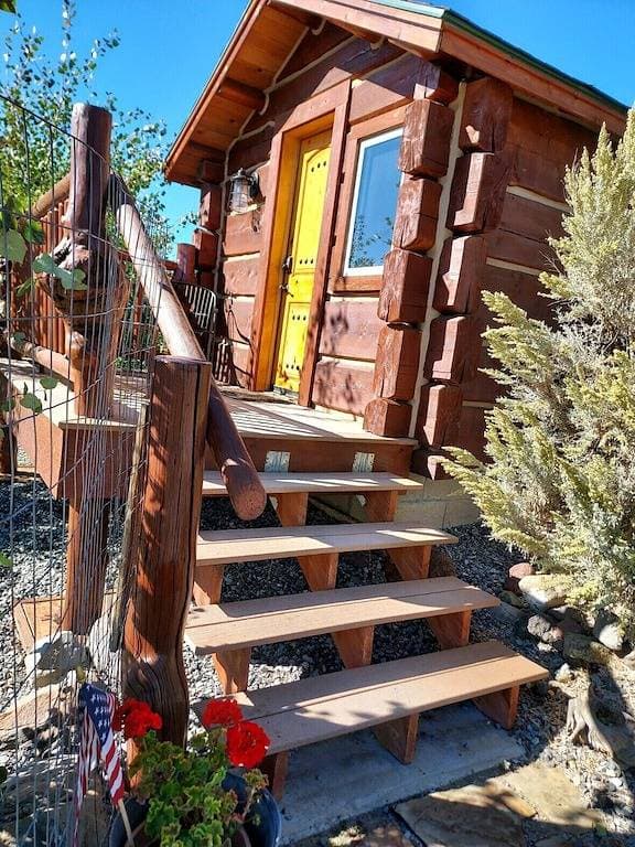 Foto 10 von 24: Komplett renoviertes Blockhaus an der Straße nach Yellowstone