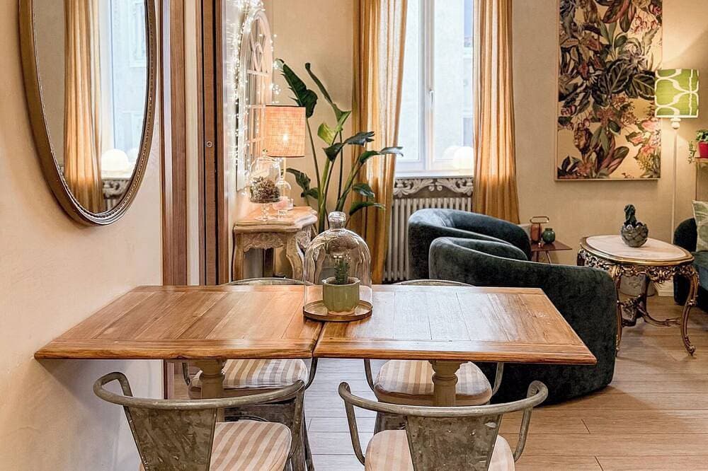 Foto 12 von 30: La Dolce Vita Boutique Apartment • Elegant • Balkon • Ponte Pietra