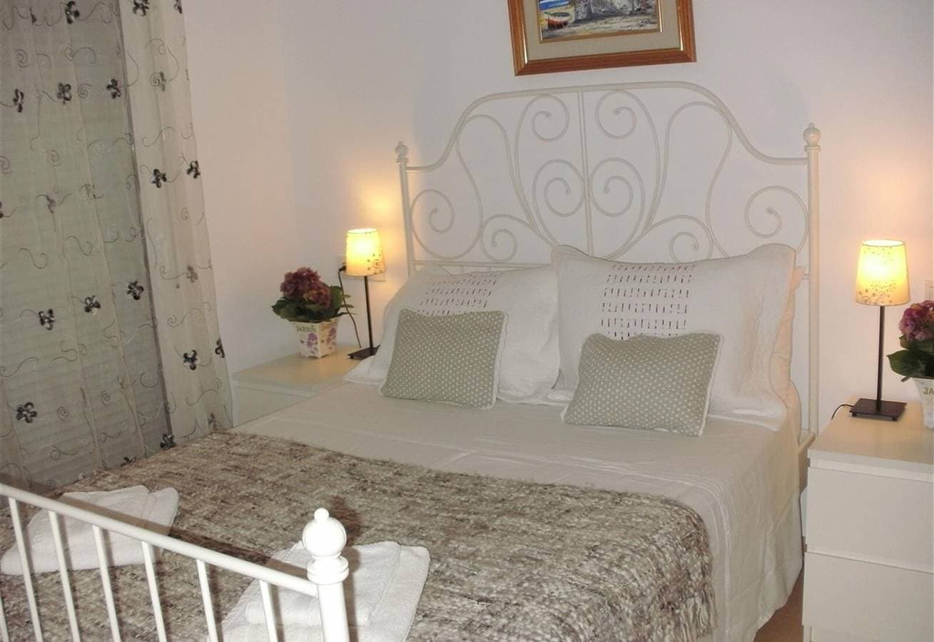 Foto 9 von 31: Ferienwohnung "Schönes Dreibett am Condado" mit Pool, Garten und Terrasse