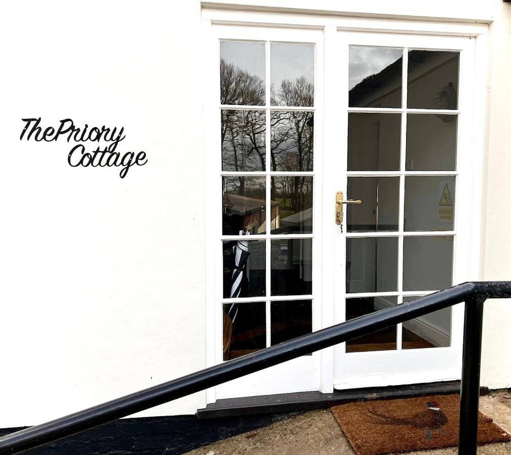 Foto 4 von 24: Two-Bedroom Cottage