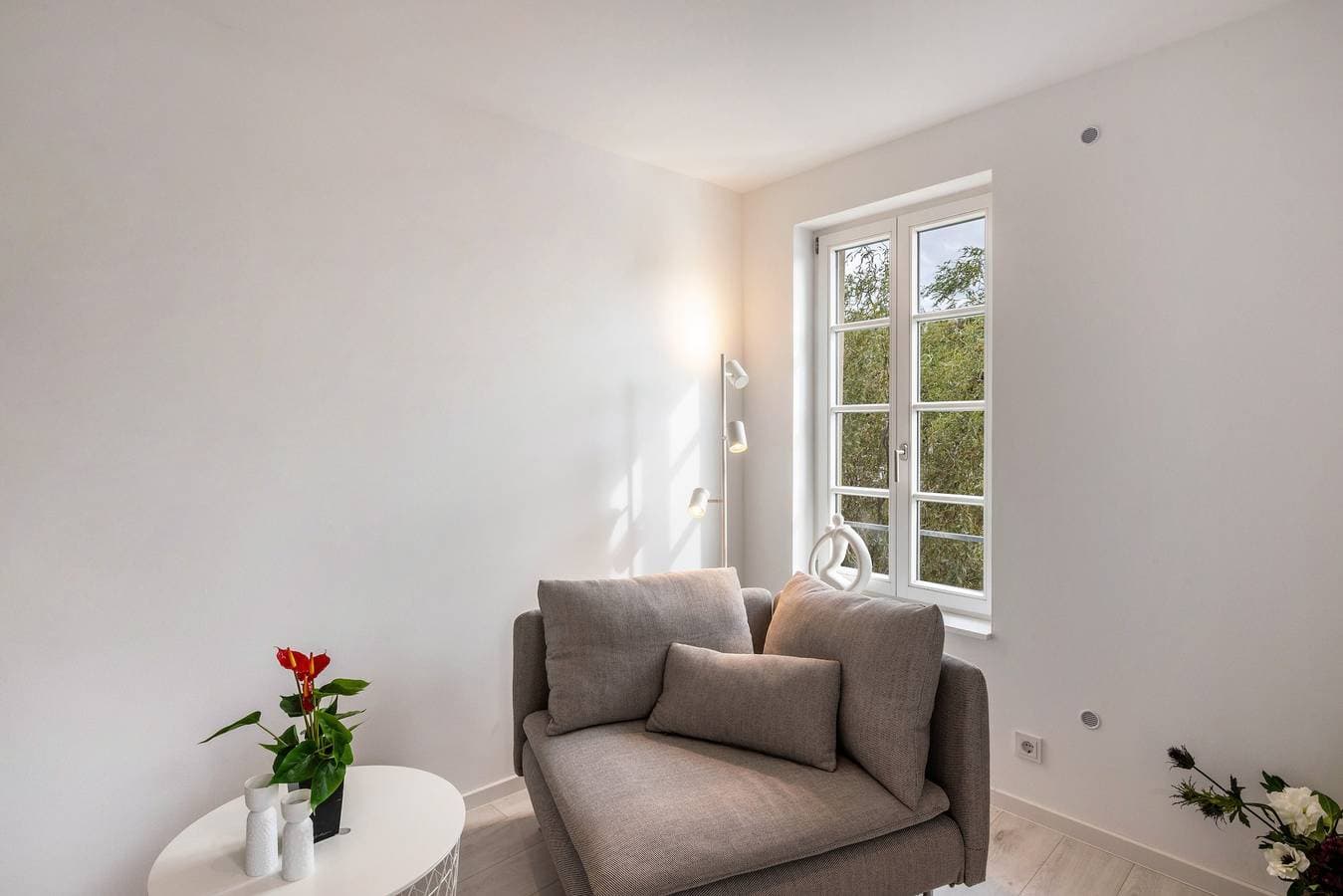 Foto 5 von 30: Ferienwohnung 'Saale Fewo Mit Burgblick' mit Seeblick, Gemeinschaftsgarten und Wi-Fi
