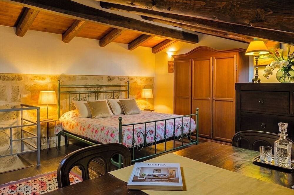 Foto 5 von 30: Alghero Old Town. Authentic Mediterranean Apartment  near the Sea. Sardinia