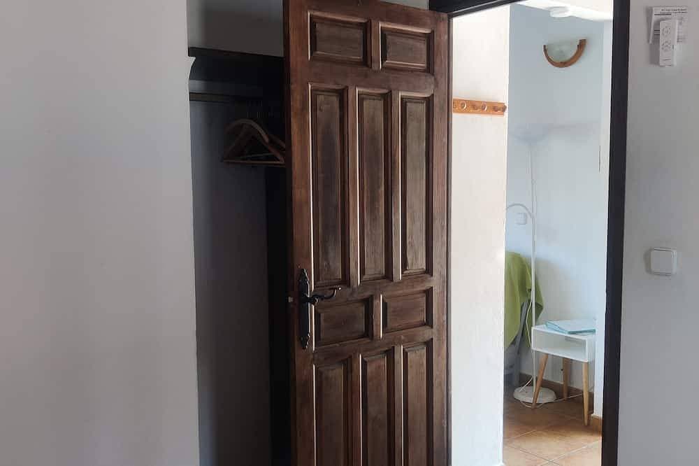 Foto 3 von 30: Bungalow  2-4 persons, pool, AC,  WIFI, sea view, sand beaches in Torre del Mar