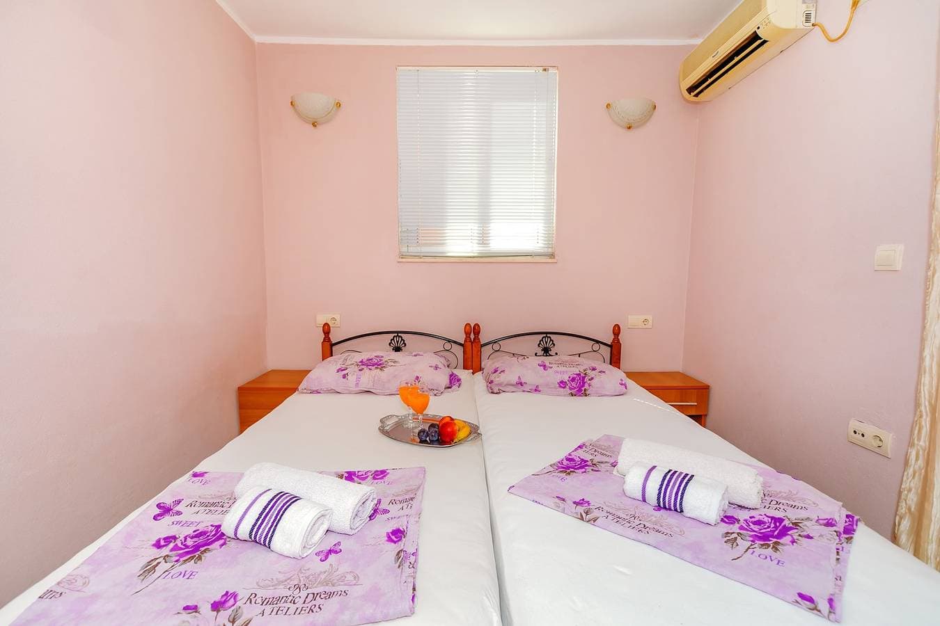 Standard Twin room 1