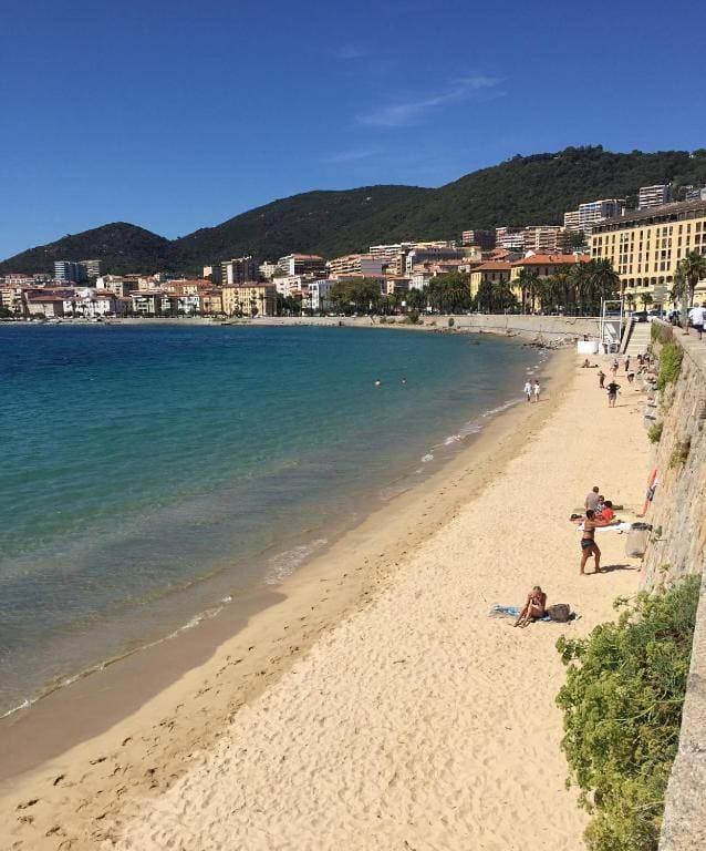 AJACCIO / CENTRE VILLE / PORT 2mn / PARKING PROCHE/ TOUTES COMMODITES 1