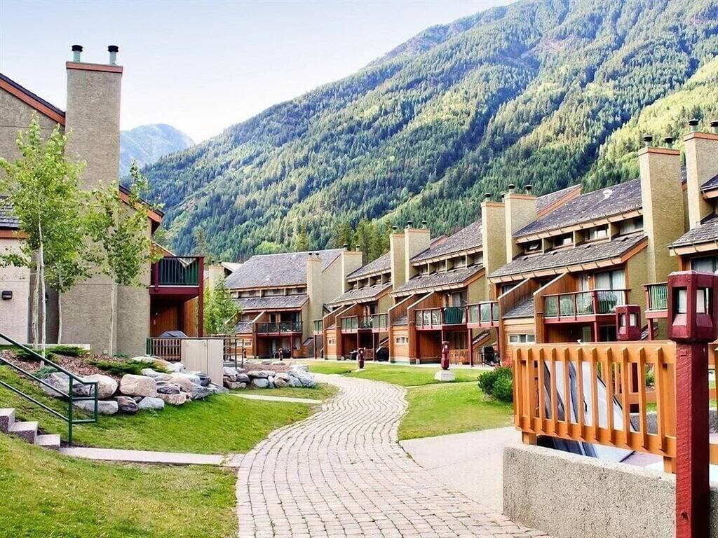 Foto 7 von 19: Something for everyone at Panorama Mountain Village!