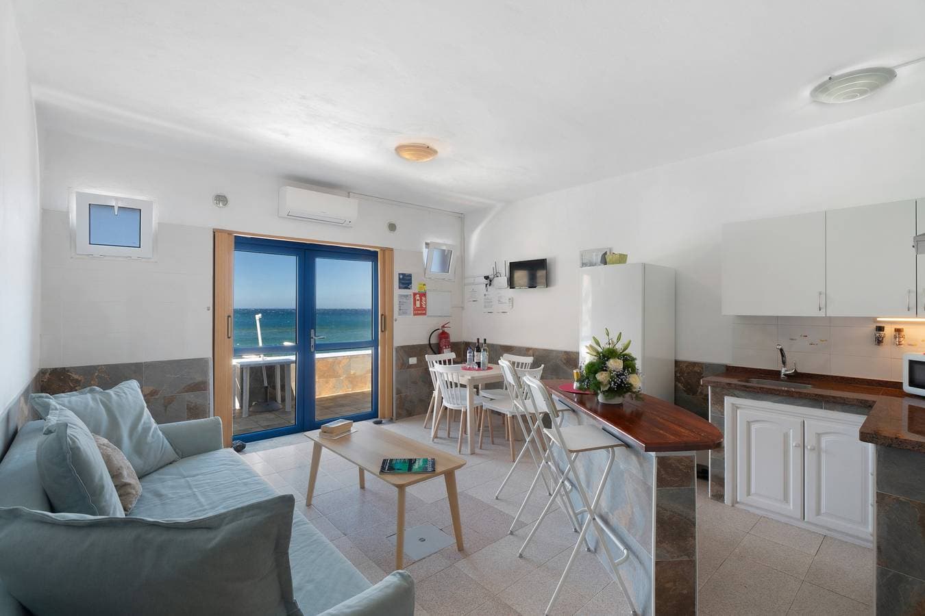 Foto 4 von 29: Apartment 'Playa Azul - 2' mit Meerblick, WLAN und Klimaanlage