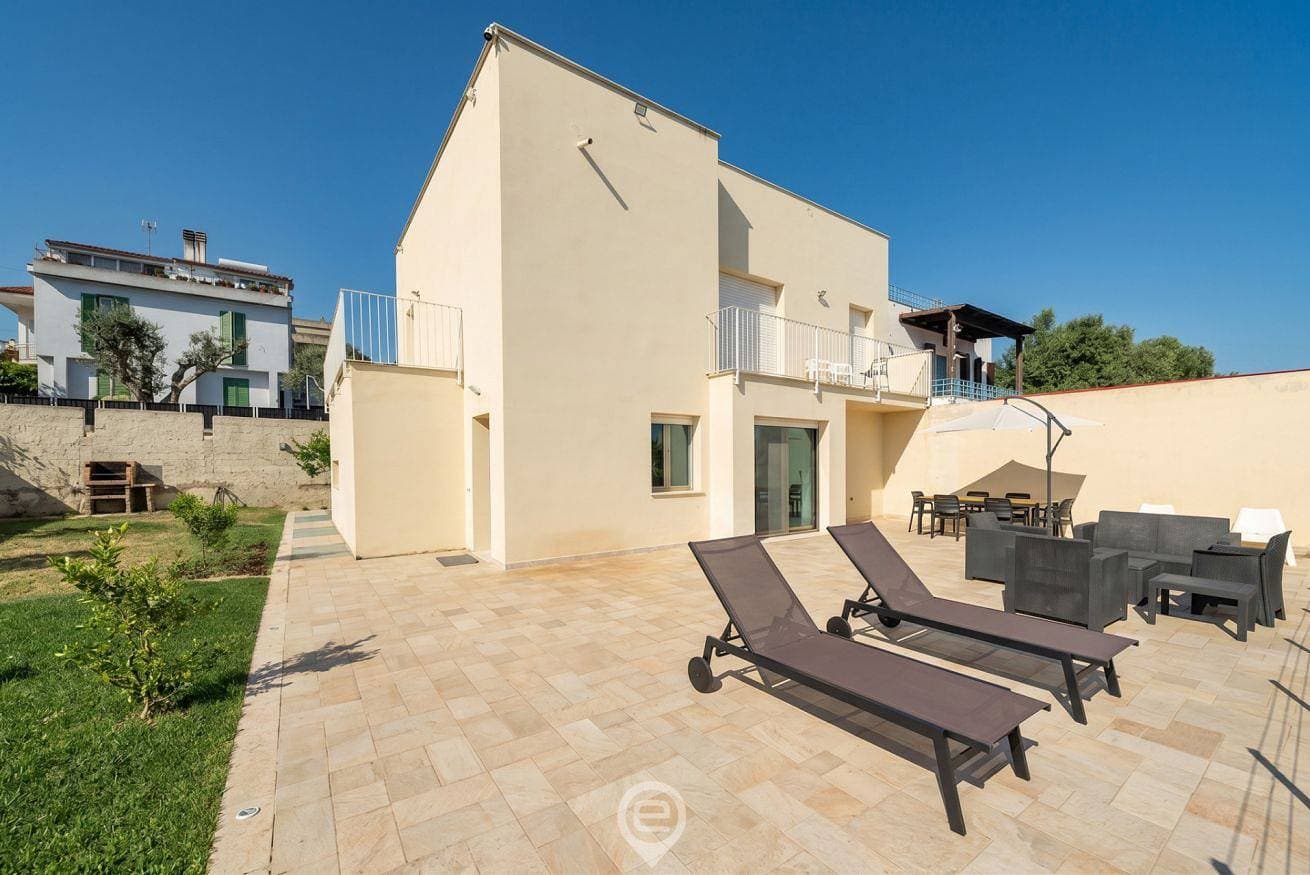 Foto 2 von 55: Villa für 7 Personen mit Garten
