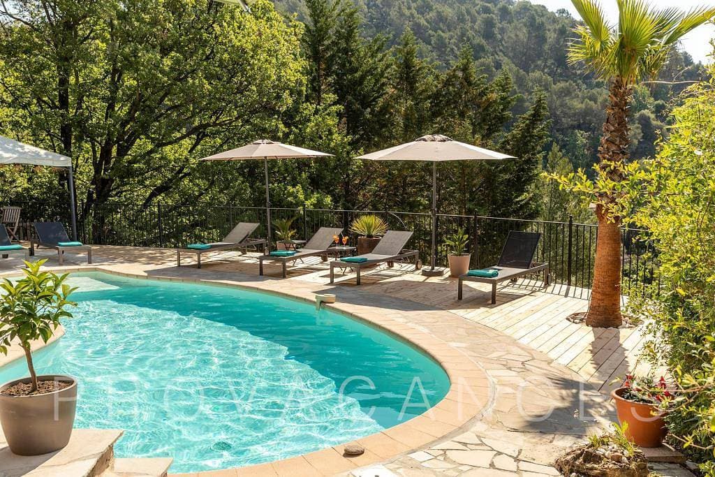 Foto 2 von 60: Schönes Ferienhaus mit Aussicht in Draguignan