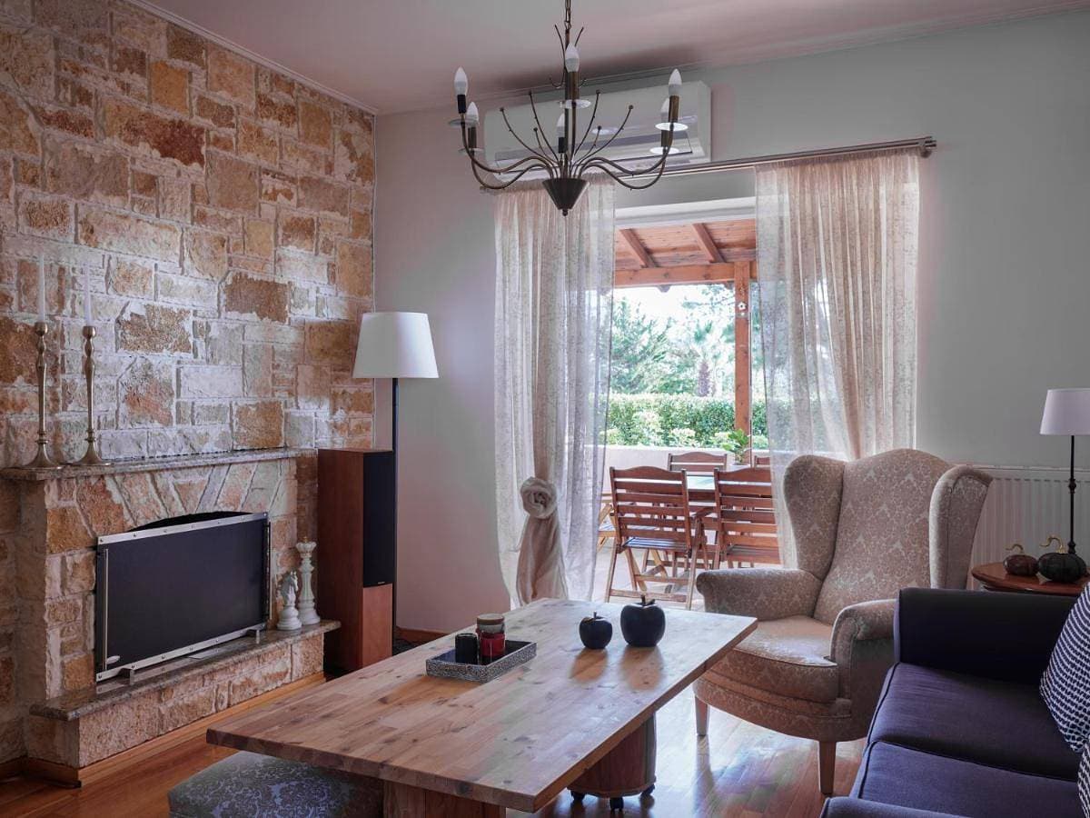 Evi's Voula Home 1