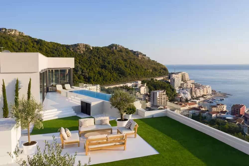 1,000 m² Penthouse Retreat in Rafailovići, Budva 1