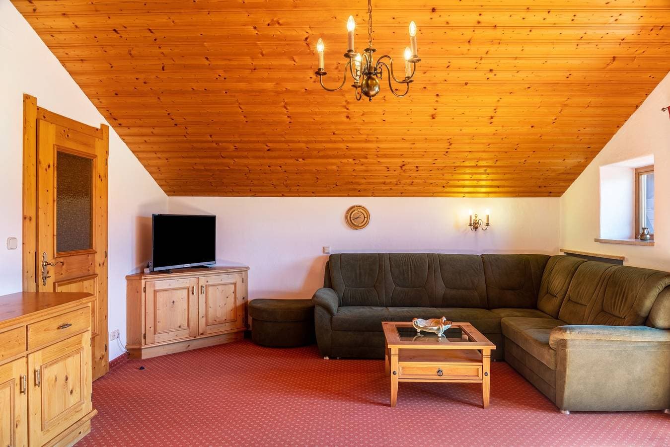Foto 4 von 18: Ferienwohnung 'Alpenblick Tilly - Walchensee' mit Bergblick, Gemeinschaftsgarten und WLAN