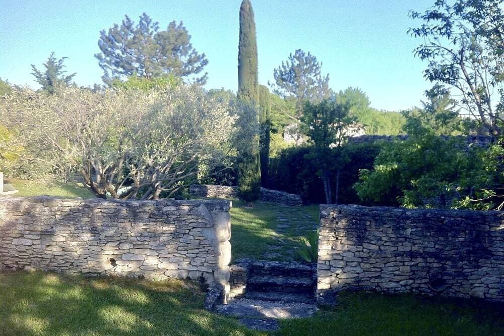 Foto 7 von 30: Einzelhaus mit Charme Gordes, Private pool, sehr ruhig, Sicht Luberon