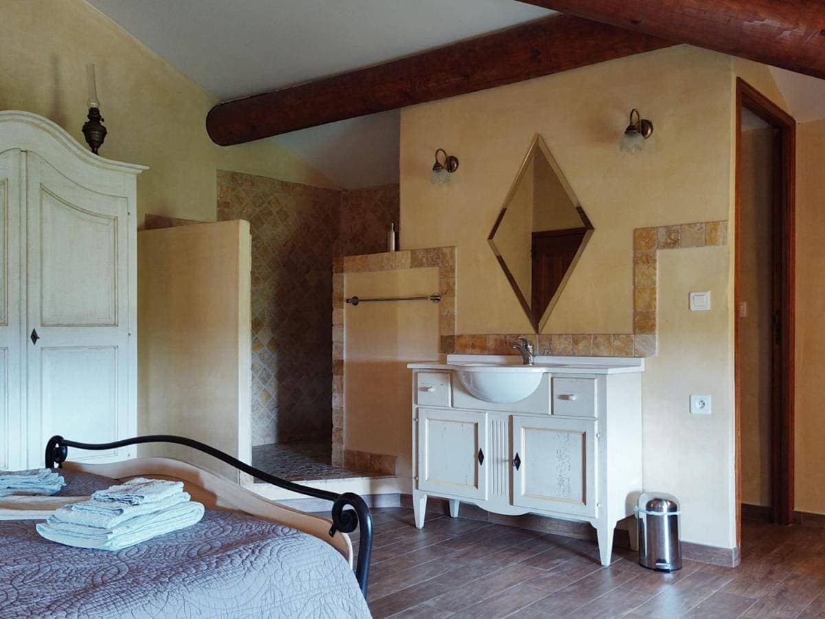 Foto 2 von 18: Double Room with Private Bathroom