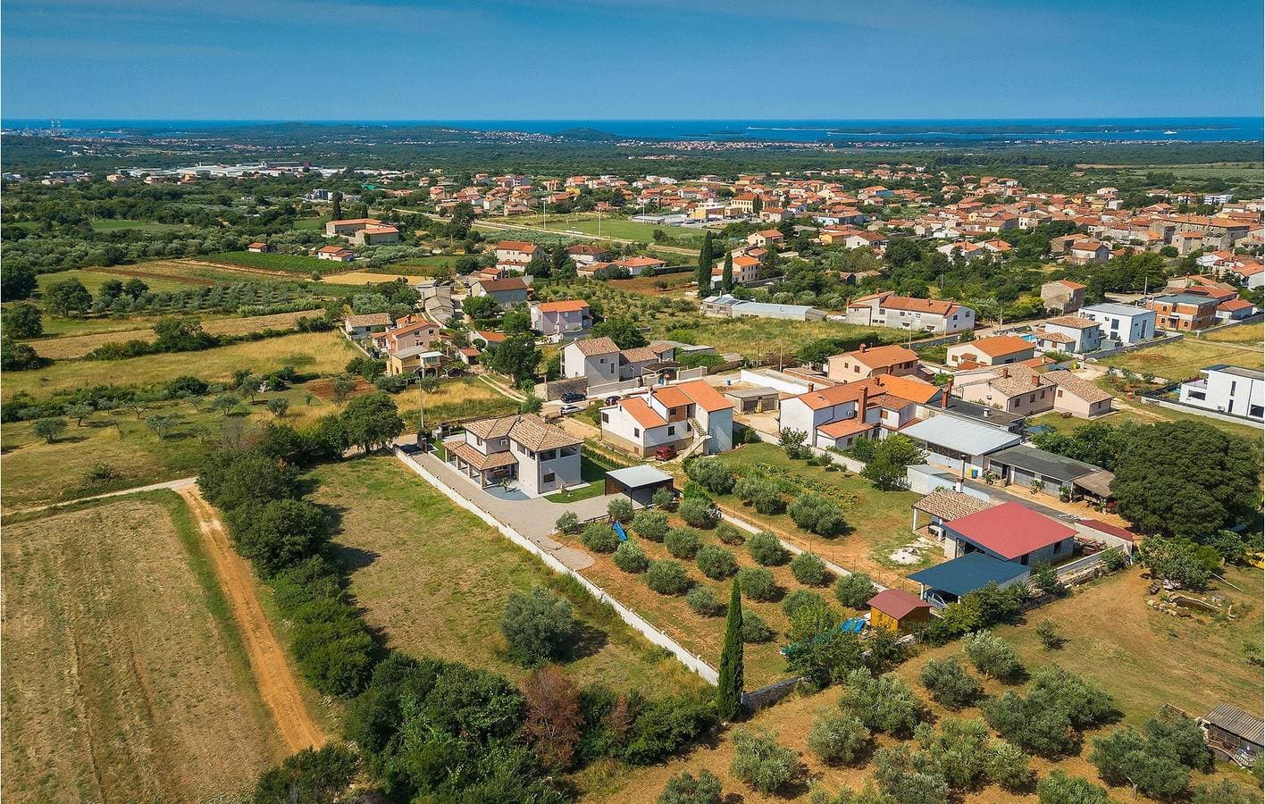 Foto 4 von 55: Gemütliche 1-Zimmer-Wohnung mit Pool und WLAN, 500 m vom Stadtzentrum von Galizana entfernt
