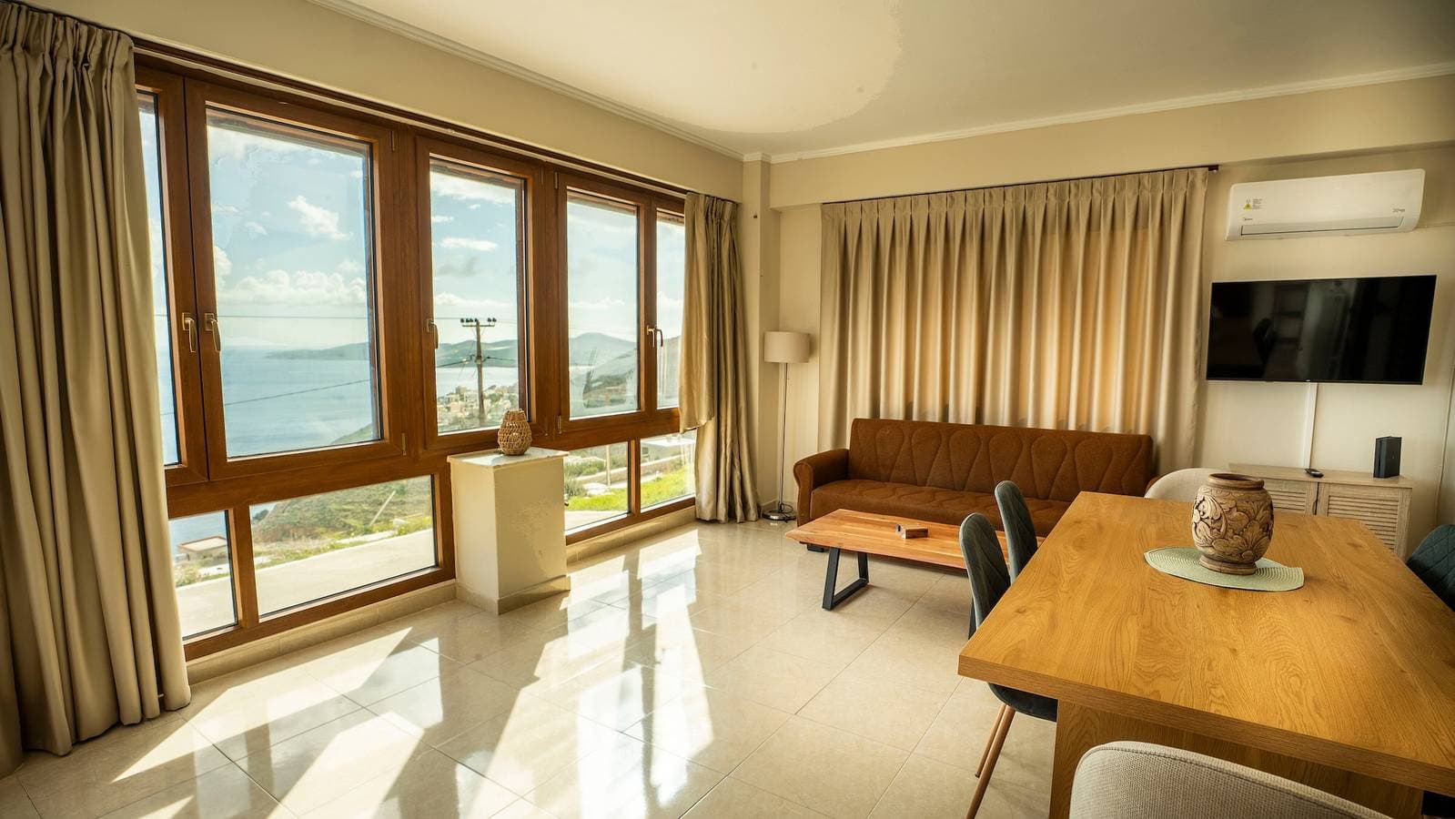 Foto 2 von 38: Villa 'Vignetta Mare: 2-Zimmer-Refugium mit Meerblick, WLAN & Klimaanlage