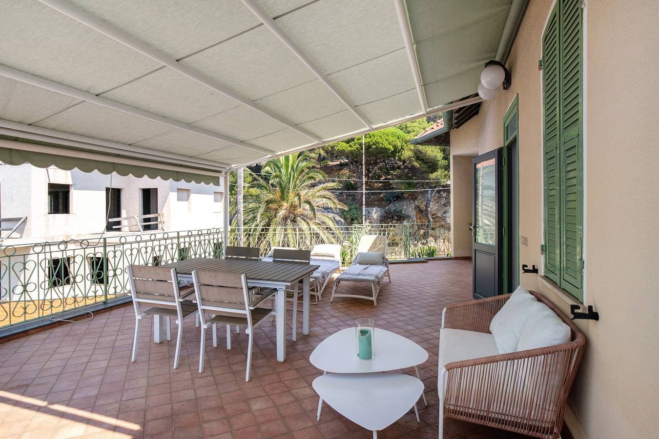 Foto 4 von 22: Ferienwohnung 'Wunderschöne Wohnung am Meer Chez Monique' mit Meerblick, privater Terrasse und WLAN