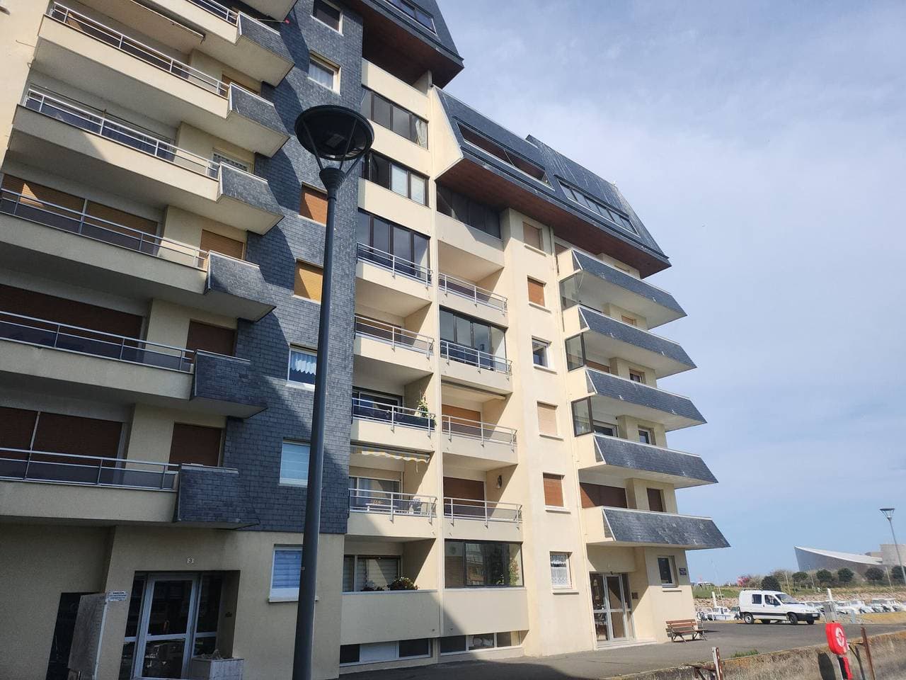 Foto 10 von 11: Großes 40m² Studio mit Meer- und Hafenblick, privater Parkplatz