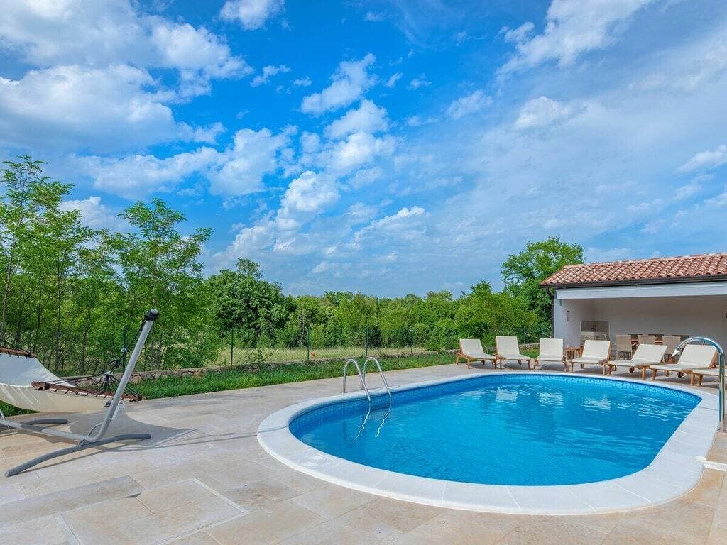 Foto 10 von 31: Villa in Labin mit Schwimmbecken