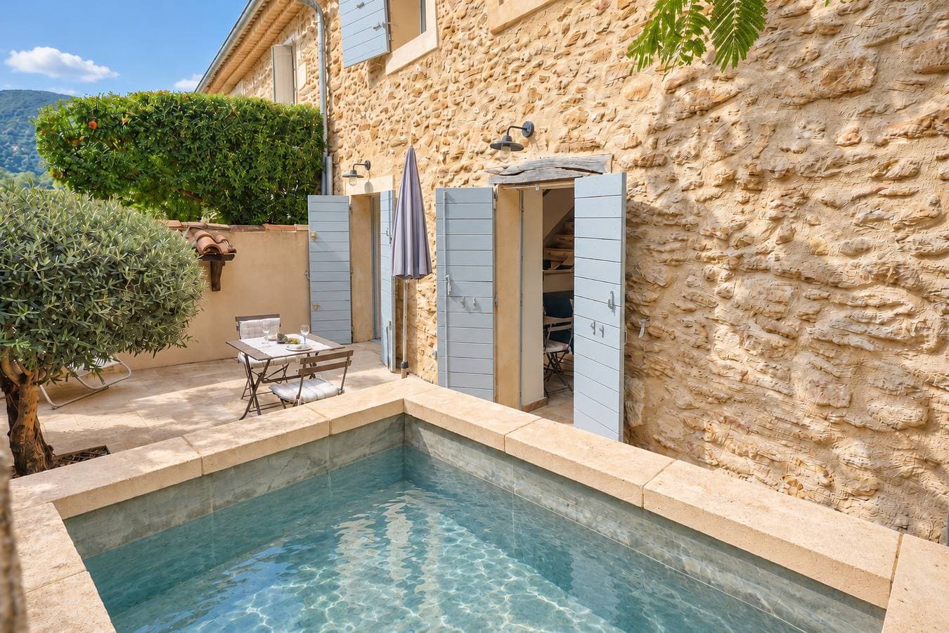 Foto 1 von 26: Le petit Hameau