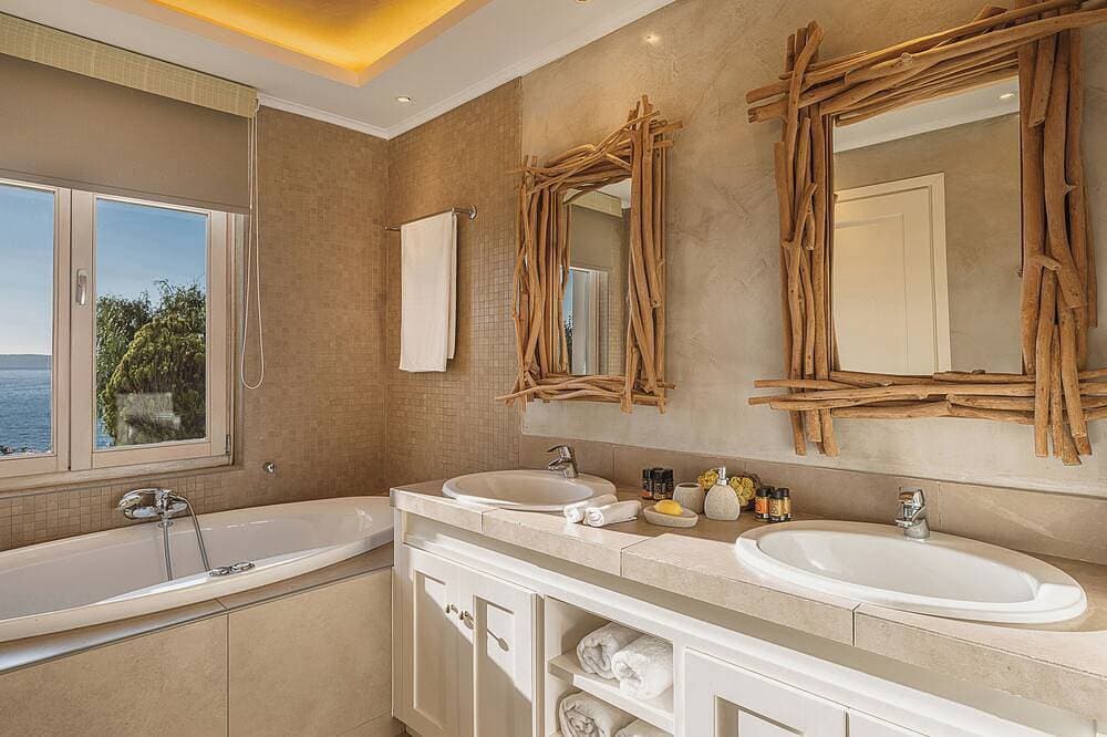 Foto 6 von 30: Willkommen im Paradies! Luxusvilla am Meer mit beheiztem Pool und herrlichem Meerblick