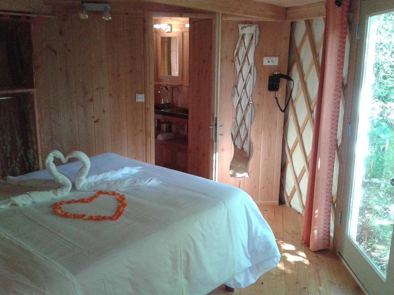Foto 12 von 22: Yurt (6 Adults)