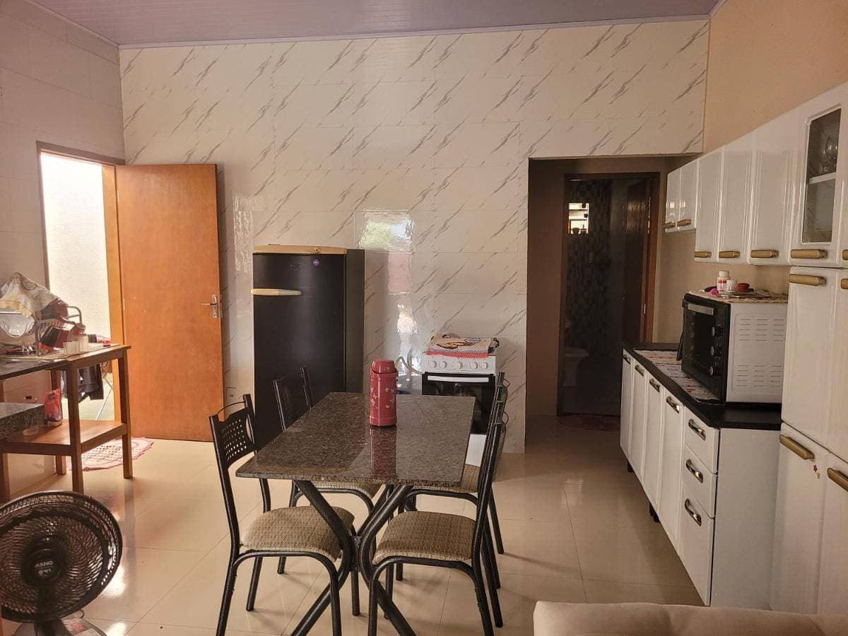 Foto 5 von 12: Three-Bedroom House